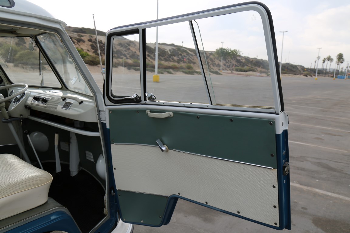 1967 volkswagen 21-window deluxe microbus for sale